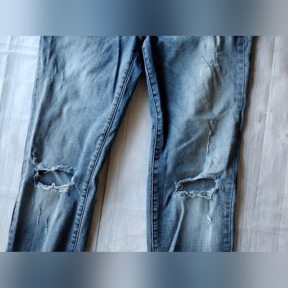 KANCAN Women Distressed Skinny Jeans Light Wash Ripped Knee‎ Size 9 28 - Picture 5 of 7